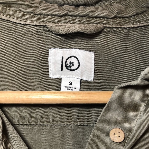 Tentree Army Green Button Up Blouse - Picture 2 of 6